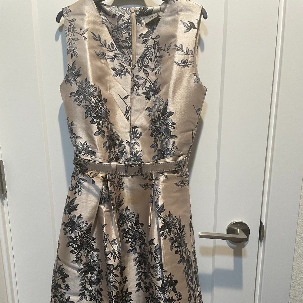 Left Lady Beige Formal Dress